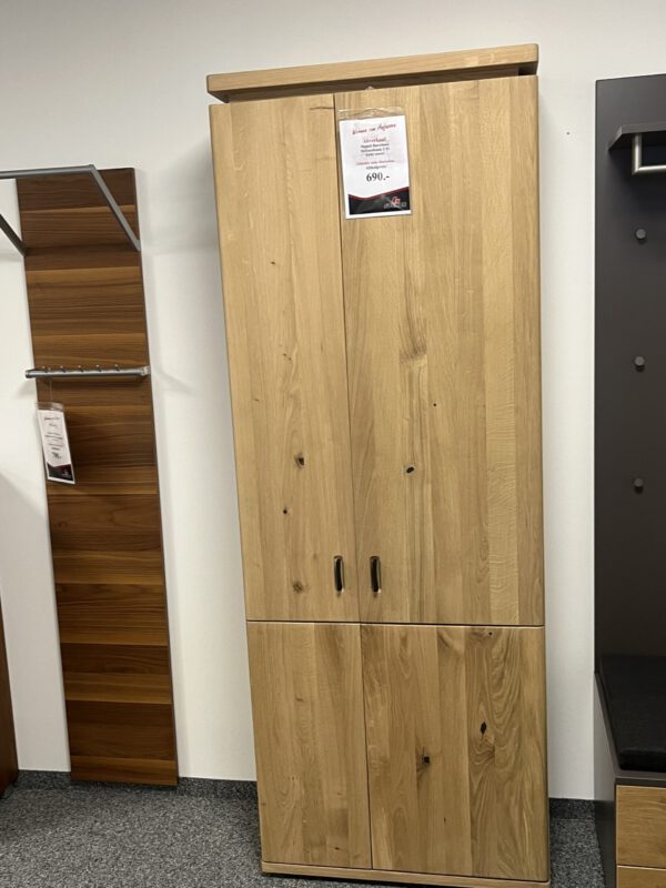 Garderobenschrank